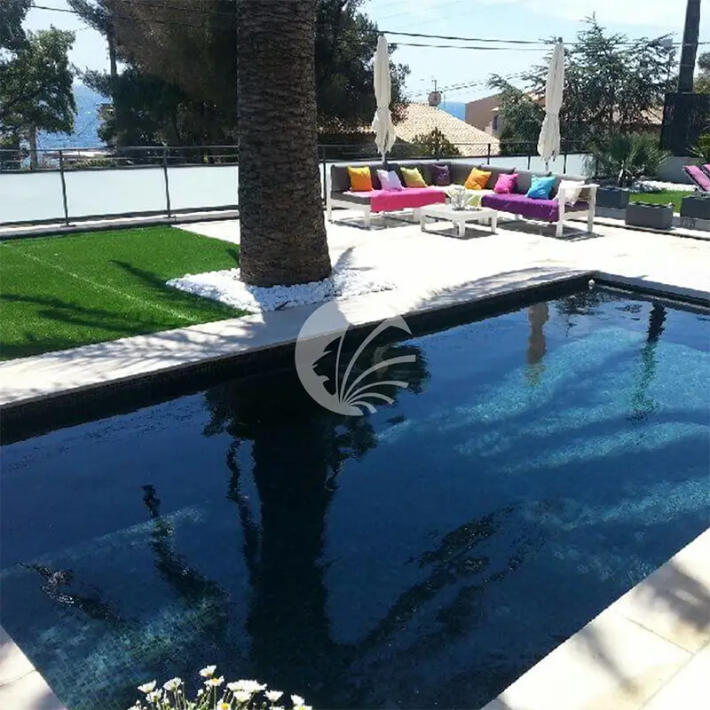 piscina gresite negro elegante