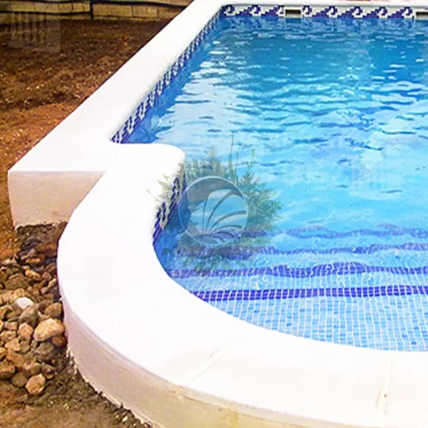 piscina con coronación redonda