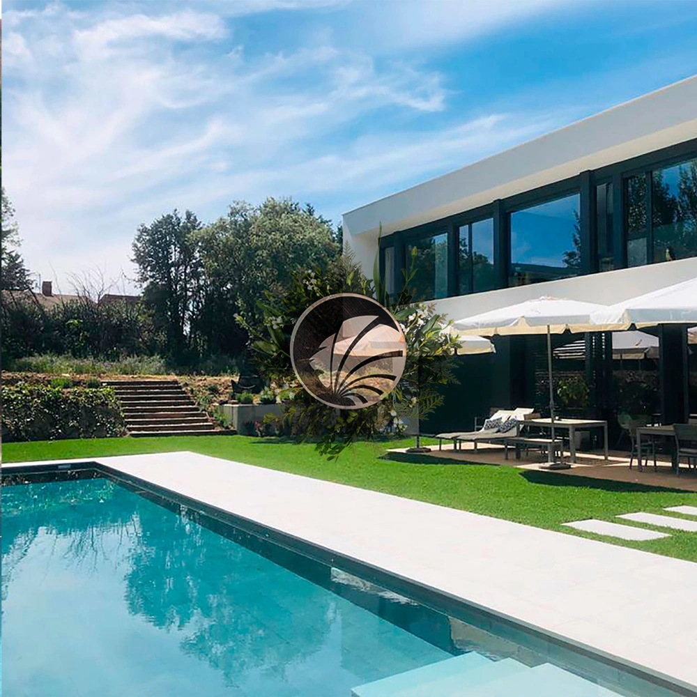 piscina gris con urban gris 30x60