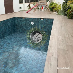 suelo azulejo para piscina ordesa y remate borde piscina