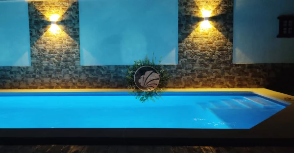 piscina azul con gresite liso azul 106