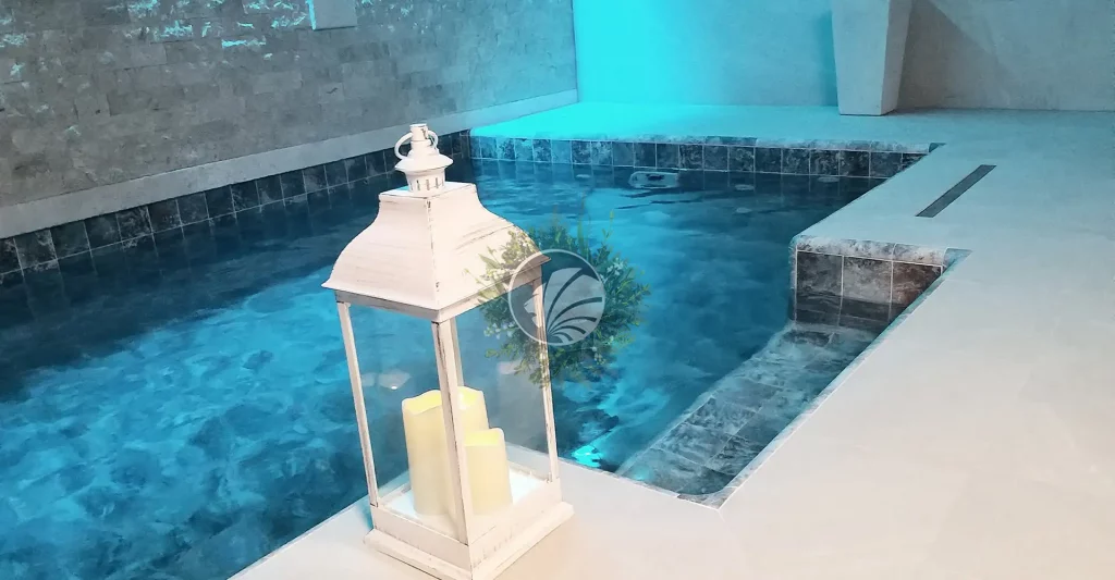 piscina porcelanico gresi ocean color de agua turquesa